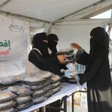 مؤسسة زايد للأعمال الخيرية توزع وجبة إفطار صائم للمرة الثانية في محافظة ابين