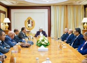 الرئيس الزُبيدي يطّلع على سير عمل لجنة المفاوضات العسكرية
