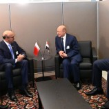الرئيس الزُبيدي يلتقي بمعية رئيس مجلس القيادة وزير الخارجية البحريني