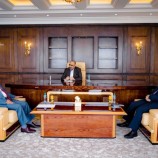 الرئيس الزُبيدي يلتقي السفير الليبي لدى بلادنا