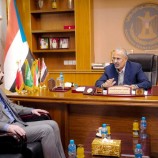 الرئيس الزُبيدي يلتقي محافظ صنعاء اللواء عبدالقوي شُريف
