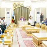 الرئيس الزُبيدي يلتقي عددا من الشخصيات الاجتماعية والقيادات الشبابية بالعاصمة عدن