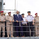 الرئيس الزُبيدي يدشّن إدخال آليات جديدة للقوات البحرية