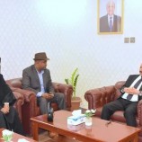 وزير النقل يرحب بفرص التعاون مع الصومال 