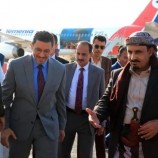 محافظ حضرموت يستقبل رئيس الوزراء في مطار الريان 