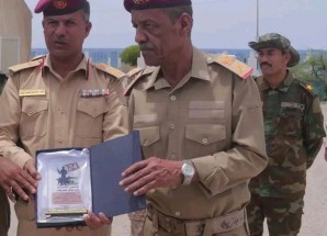 قائد المنطقة العسكرية الثانية يكرم نقطة بلفقيه بدرع التحرير