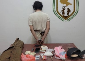 ‏اللواء الثاني دفاع شبوة تضبط مُرّوج لمادة الشبو المخدر في إحدى النقاط التابعة لها في مدخل مدينة عتق