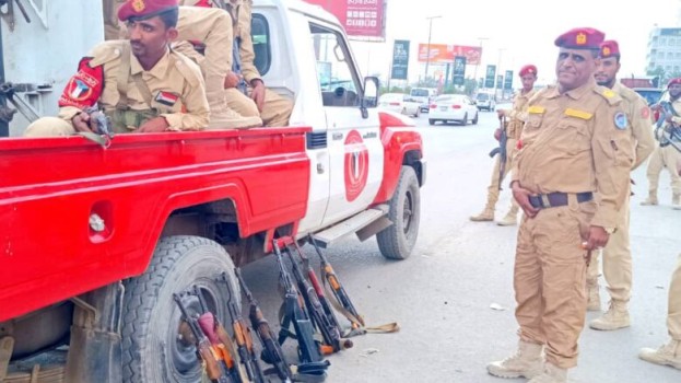 قوات الشرطة العسكرية الجنوبية تضبط عدد من الأسلحة غير المرخصة في مديرية المنصورة