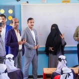 المحافظ بن الوزير، يتفقد ثانوية شبوة للبنات ويشيد بإقبال الفتيات على التعليم ويعلن حزمة دعم جديدة