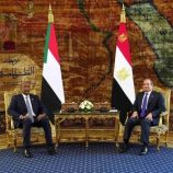 السيسي يبحث مع البرهان جهود إعادة إعمار السودان