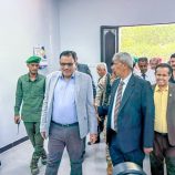 الوزير السقطري يتفقد مكتب الزراعة والري بلحج
