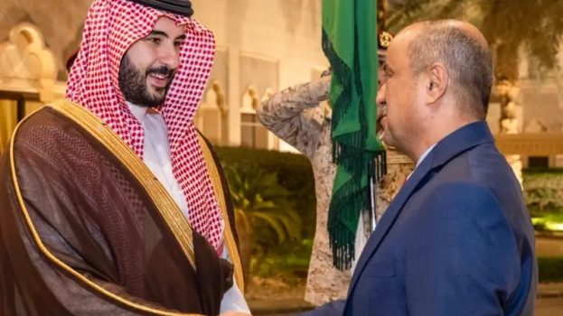 وزير الدفاع السعودي يبحث مع رئيس الوزراء الجديد بن بريك مستجدات الأوضاع في اليمن