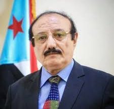 السفير قاسم عسكر يعزي بوفاة المناضل الأكتوبري عبدالرحمن قاسم القاضي