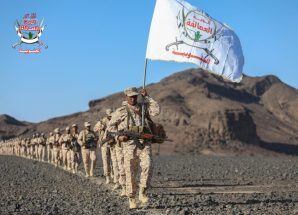 لرفع جاهزيتها القتالية.. قوات العمالقة الجنوبية تنفذ مسيرًا عسكريًّا