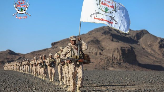 لرفع جاهزيتها القتالية.. قوات العمالقة الجنوبية تنفذ مسيرًا عسكريًّا
