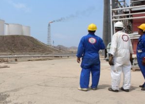 شبوة.. الحكومة تتسلم إدارة قطاع العقلة النفطي بعد إنسحاب الشركة النمساوية