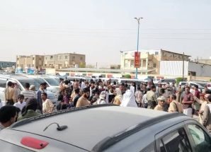 في موكب جنائزي مهيب.. تشييع جثمان الشاب علي باعلي إلى مثواه الأخير في مقبرة عتق