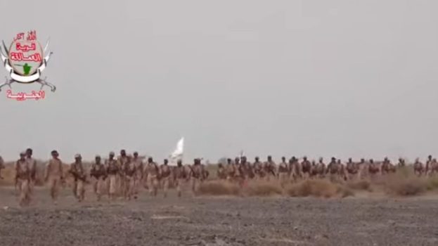 قوات العمالقة الجنوبية تنفذ مسيرًا تكتيكيًّا لتعزيز جاهزيتها القتالية