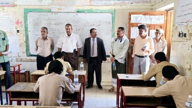 بحضور الوكيل العاقل الفاطمي وبن شيخ الفاطمي مديرعام بيحان ٫ مكتب التربية بيحان يدشن انطلاق امتحانات نهاية الثانوية العامة