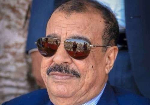 اللواء بن بريك يُعزّي في وفاة المقدم عوض سالم البسيري