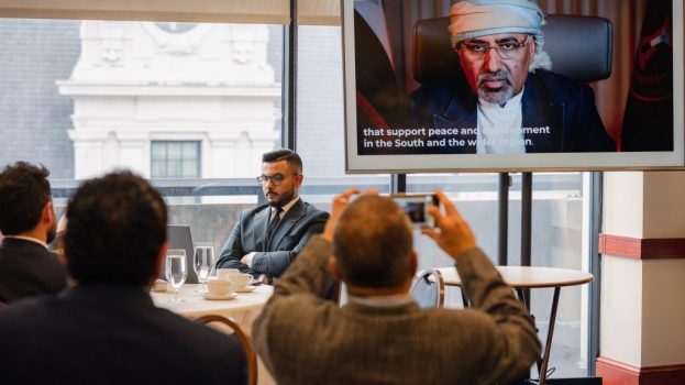 الرئيس الزُبيدي يدشّن بعثة المجلس الانتقالي الجنوبي في الولايات المتحدة الأمريكية