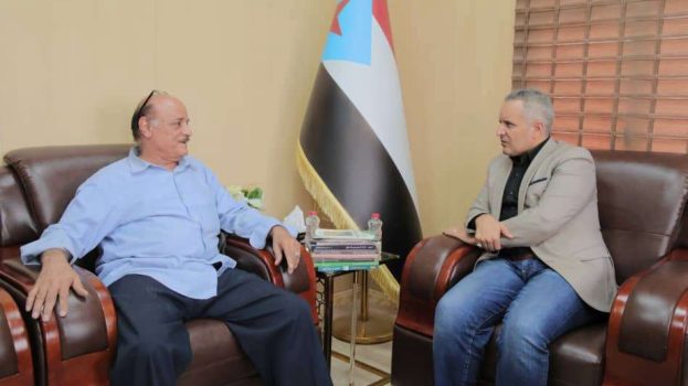 نائب رئيس الهيئة الوطنية للإعلام يشيد بجهود الدكتور الخلاقي في توثيق التراث الجنوبي