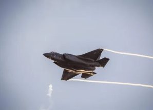 إذاعة الجيش الإسرائيلي: توقعات بشن هجوم على مطار صنعاء 