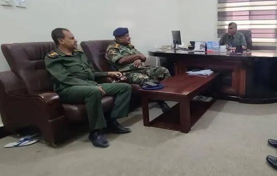 مدير أمن ساحل حضرموت يتفقد إدارة البحث الجنائي 