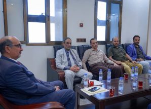الأمين العام هشلة يزور رئاسة جامعة شبوة ويشيد بمستوى الترتيبات لعملية التنسيق والقبول للعام الجامعي الجديد