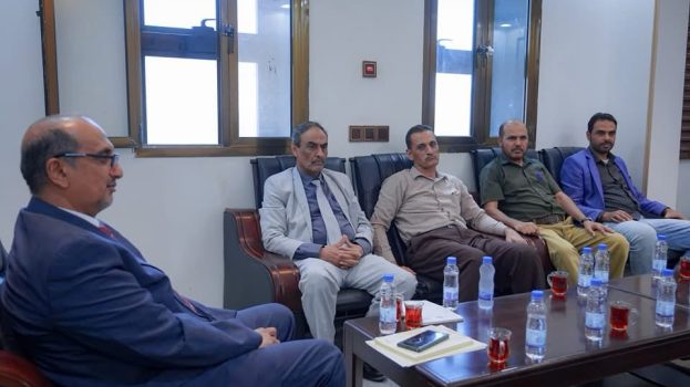 الأمين العام هشلة يزور رئاسة جامعة شبوة ويشيد بمستوى الترتيبات لعملية التنسيق والقبول للعام الجامعي الجديد