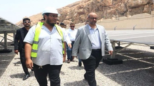 تدشين مشروع الطاقة الشمسية لمركز الإنزال السمكي في المكلا