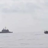 خفر السواحل يضبط مهربي أسلحة في عملية نوعية بالتنسيق مع البحرية الأمريكية 