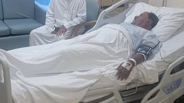 المحافظ بن الوزير يطمئن على صحة قائد القوات المشتركة بعد عملية جراحية ناجحة في الإمارات.