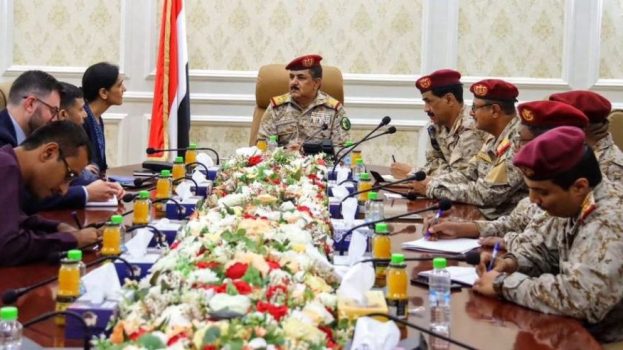 وزير الدفاع يلتقي في العاصمة عدن سفيرة المملكة المتحدة 