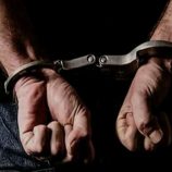 بعد ساعة من وقوع الجريمة.. أمن المكلا يضبط متهمًا بإطلاق النار على والدته