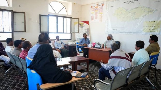 محافظ سقطرى يتفقد مكتب الصحة العامة والسكان ويؤكد دعم السلطة المحلية للنهوض بالقطاع الصحي