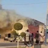 حريق مستودع لمعدات الطاقة في الغيضة يخلف خسائر مادية فادحة
