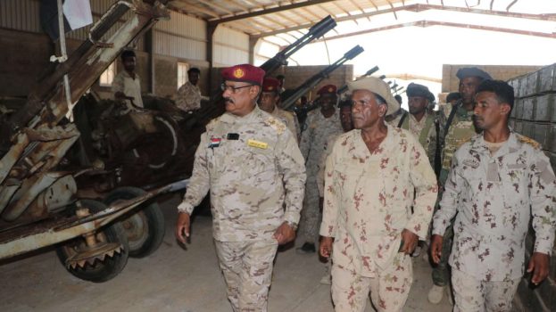 قيادة اللواء الأول مشاة بحري سقطرى تتفقد أعمال صيانة الآليات والأسلحة استعدادا لموسم الرياح
