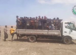 الحزام الأمني في الصبيحة يضبط 119 مهاجرا أفريقيا بعمق البحر 