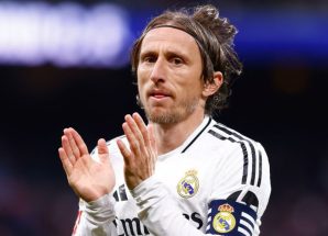 مودريتش يودّع ريال مدريد رسميًا بعد 13 عامًا من المجد والذهب