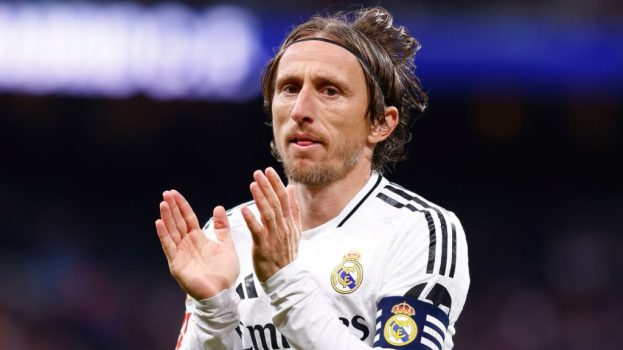 مودريتش يودّع ريال مدريد رسميًا بعد 13 عامًا من المجد والذهب