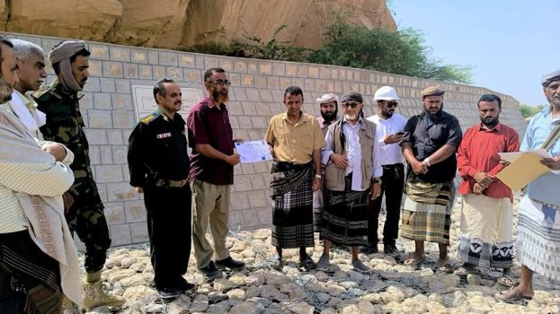 شبوة: برعاية المحافظ بن الوزير تسليم عدد من المشاريع الزراعية بحبان بتكلفة 230 الف دولار