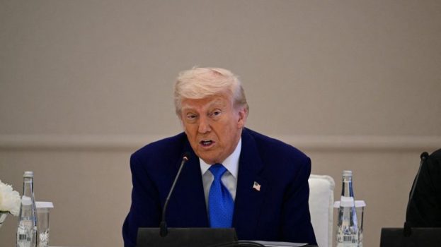 ترامب: الاتحاد الأوروبي تذكر صلاحيتي بـ “فرض صفقة” تجارية.. ودعوته للتفاوض خطوة إيجابية