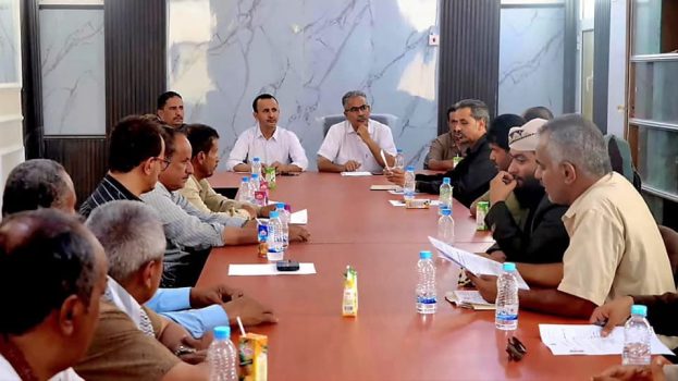 السلطة المحلية عتق تشيد بجهود المحافظ “بن الوزير” وتقر ثلاثة مشاريع ضمن برنامجها الاستثماري.