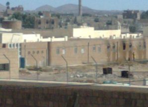 فرار 5 سجناء من سجن ذمار في وضح النهار وسط اتهامات بتواطؤ أمني