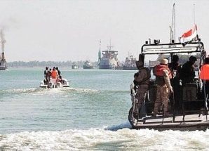 إنقاذ 4 صيادين من أبناء صيرة تعطل قاربهم قبالة سواحل عدن