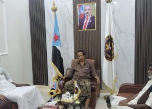 رئيس تنفيذية انتقالي المهرة يلتقي برئيس الهيئة العسكرية للجيش والأمن الجنوبي بالمحافظة