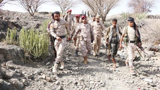 في زيارة ميدانية عيدية.. قائد اللواء الثاني حزم يتفقد المقاتلين الأبطال في جبهة كرش الحدودية 