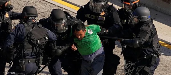 “شرارة” لوس أنجلوس تصيب مدينة أخرى.. واعتقال 60 شخصا