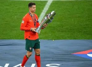 كواليس مثيرة عن تجديد عقد كريستيانو رونالدو مع النصر السعودي